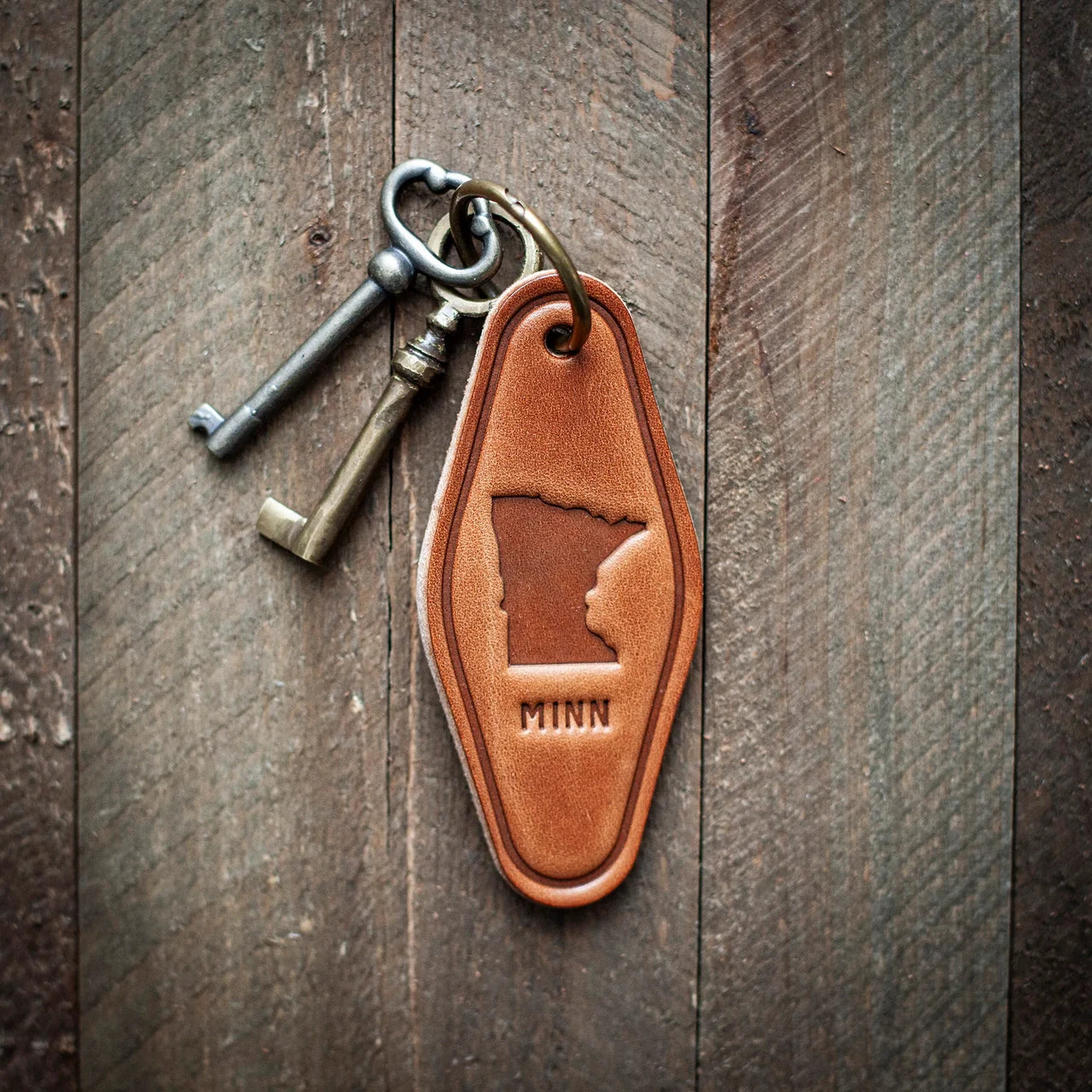 Minnesota Silhouette Leather Keychain Motel Style